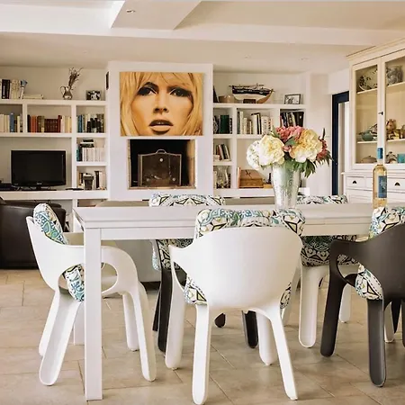La Colombe Villa *